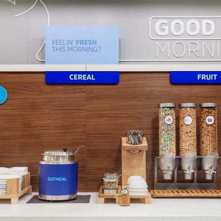 Holiday Inn Express Grand Rapids Southwest By Ihg Grandville Buitenkant foto