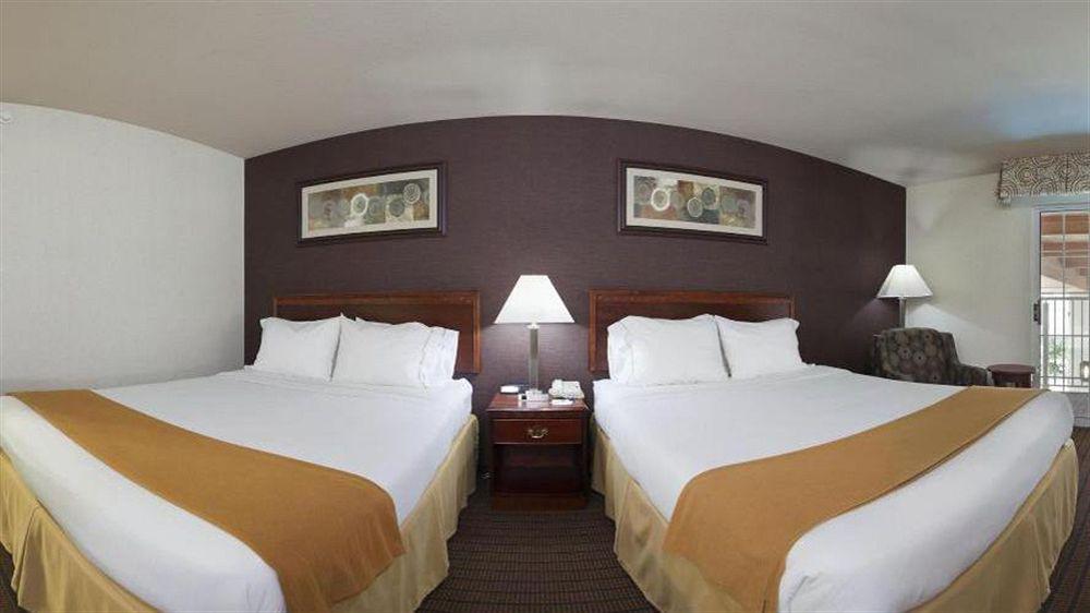 Holiday Inn Express Grand Rapids Southwest By Ihg Grandville Buitenkant foto